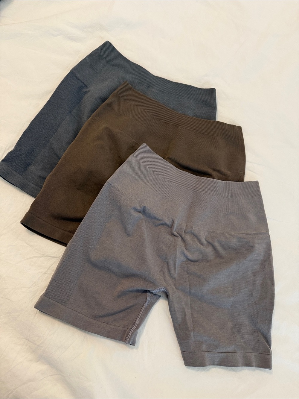 Alphalete Amplify Women’s High-Rise Seamless Biker Short Bundle